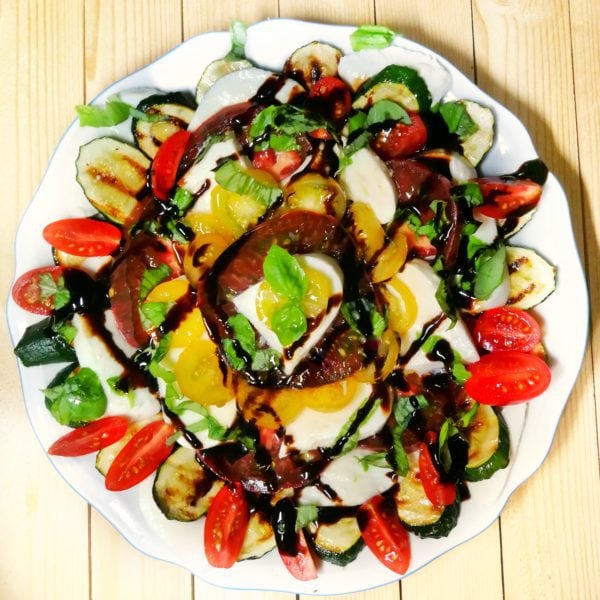 Tomaten- Mozzarella- Salat mit angebratenen Zucchini - 1000Leckerbissen